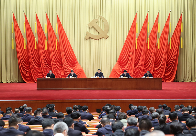 3月1日，2022年春季学期中央党校（国度行政学院）中青年干部培训班在中央党？。中共中央总书记、国度主席、中央军委主席习近平在开班式上颁发重要讲话。 新华社记者 刘彬 摄