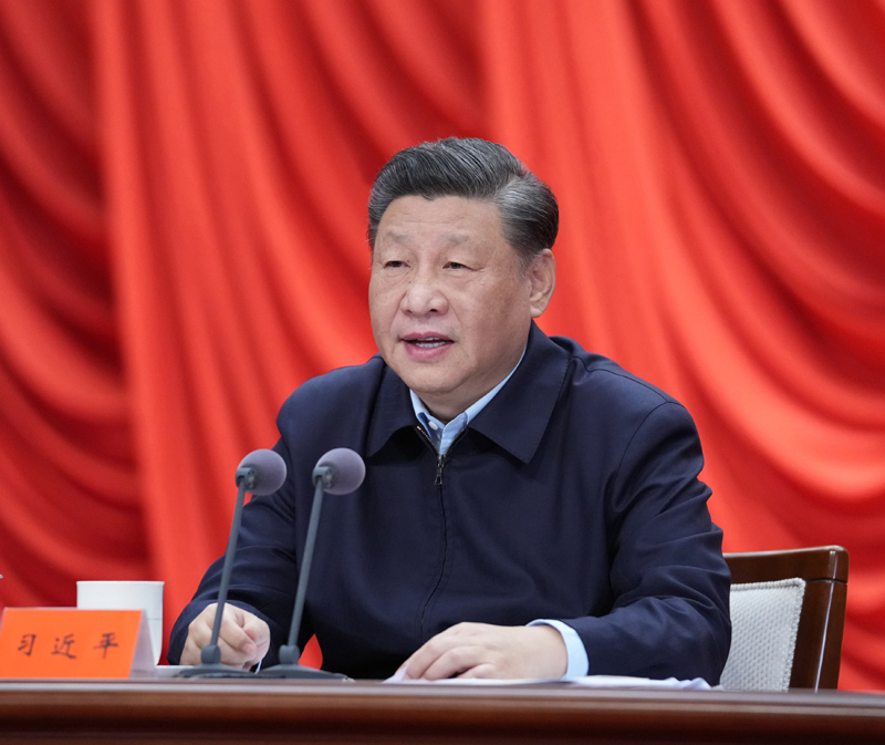 3月1日，2022年春季学期中央党校（国度行政学院）中青年干部培训班在中央党？。中共中央总书记、国度主席、中央军委主席习近平在开班式上颁发重要讲话。新华社记者 申宏 摄